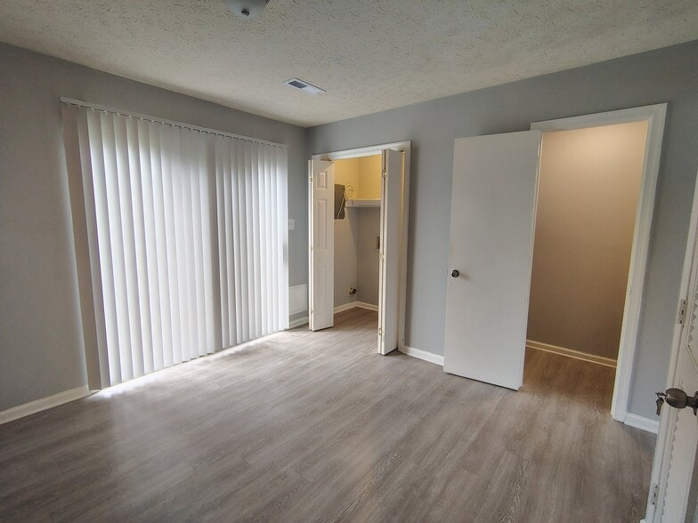 Building Photo - 16 Duiguid Dr