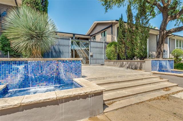 Primary Photo - 10211 Regal Oaks Dr