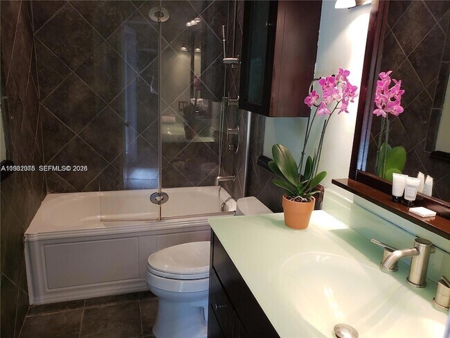 Building Photo - 1601 NE 17th Terrace