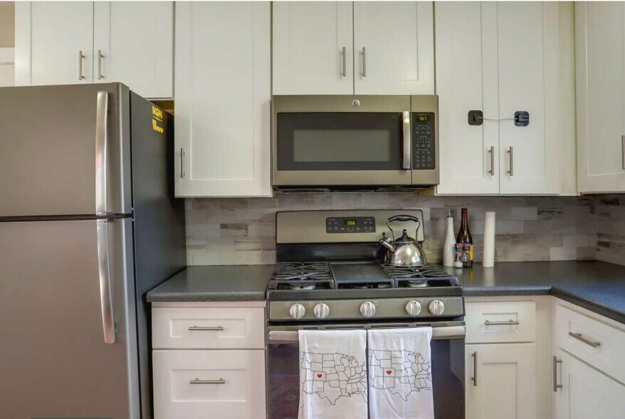 Building Photo - 3350 Kearney St