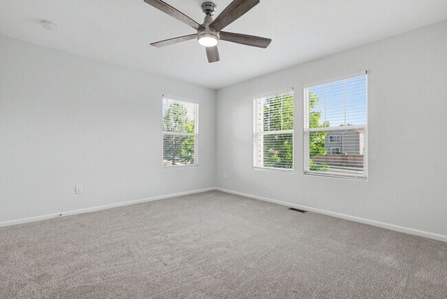 Building Photo - 7416 Sandy Springs Point