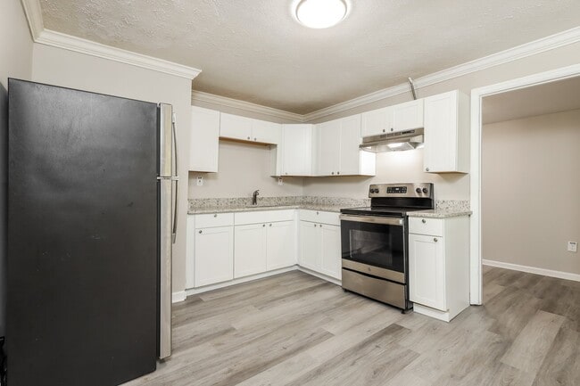 Building Photo - 7728 Aurora Dr