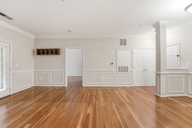 Building Photo - 4850 Eisenhower Ave