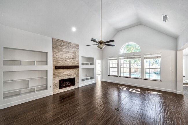 Building Photo - 6 Old River Pl