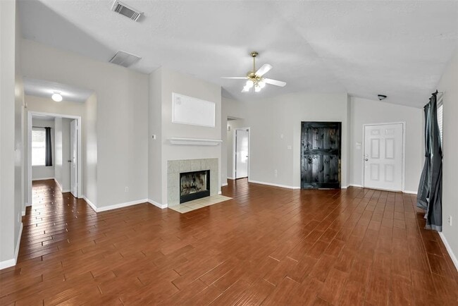 Building Photo - 10914 Waterview Cir