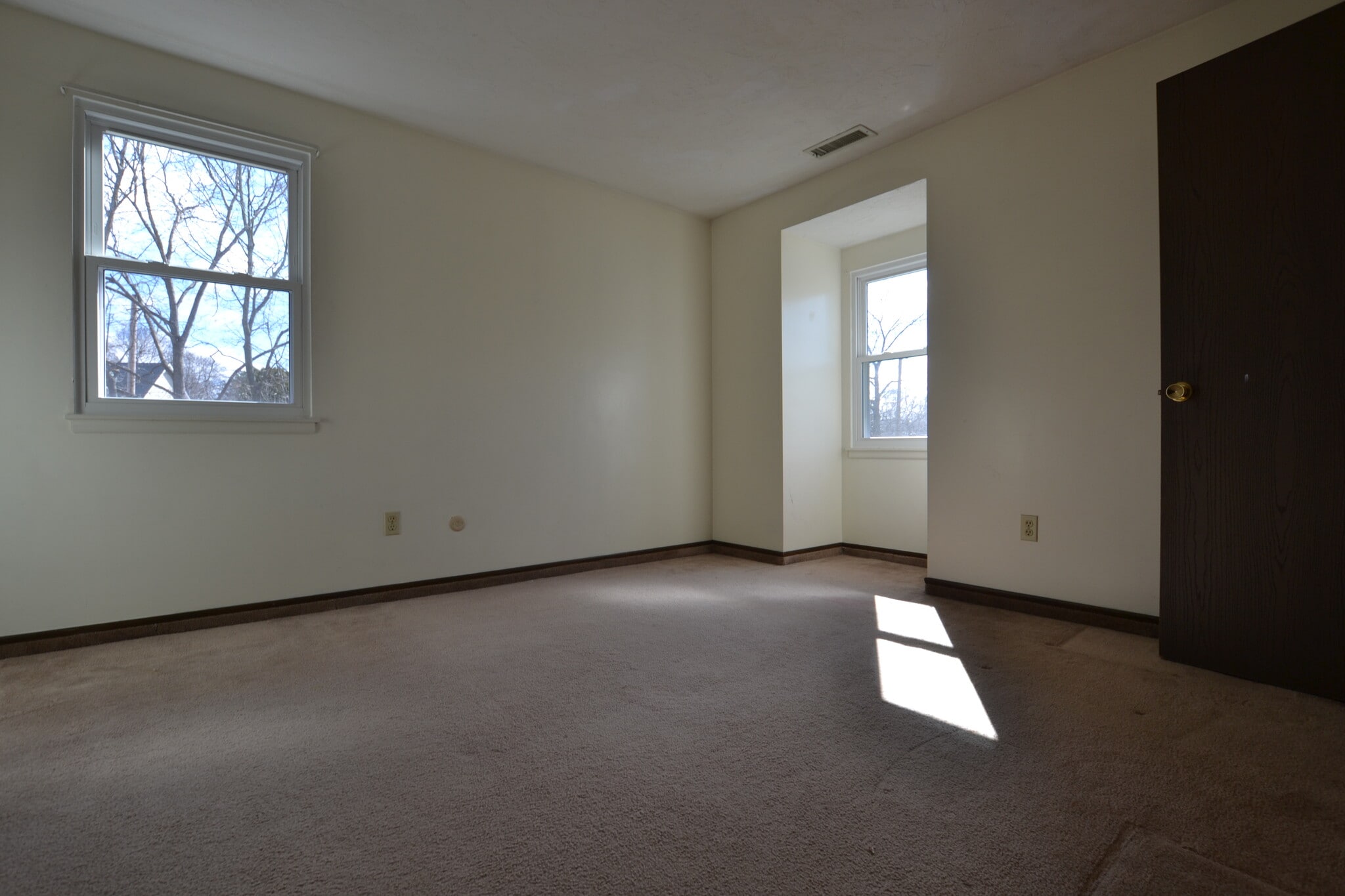 Building Photo - 2 General Greene Ave