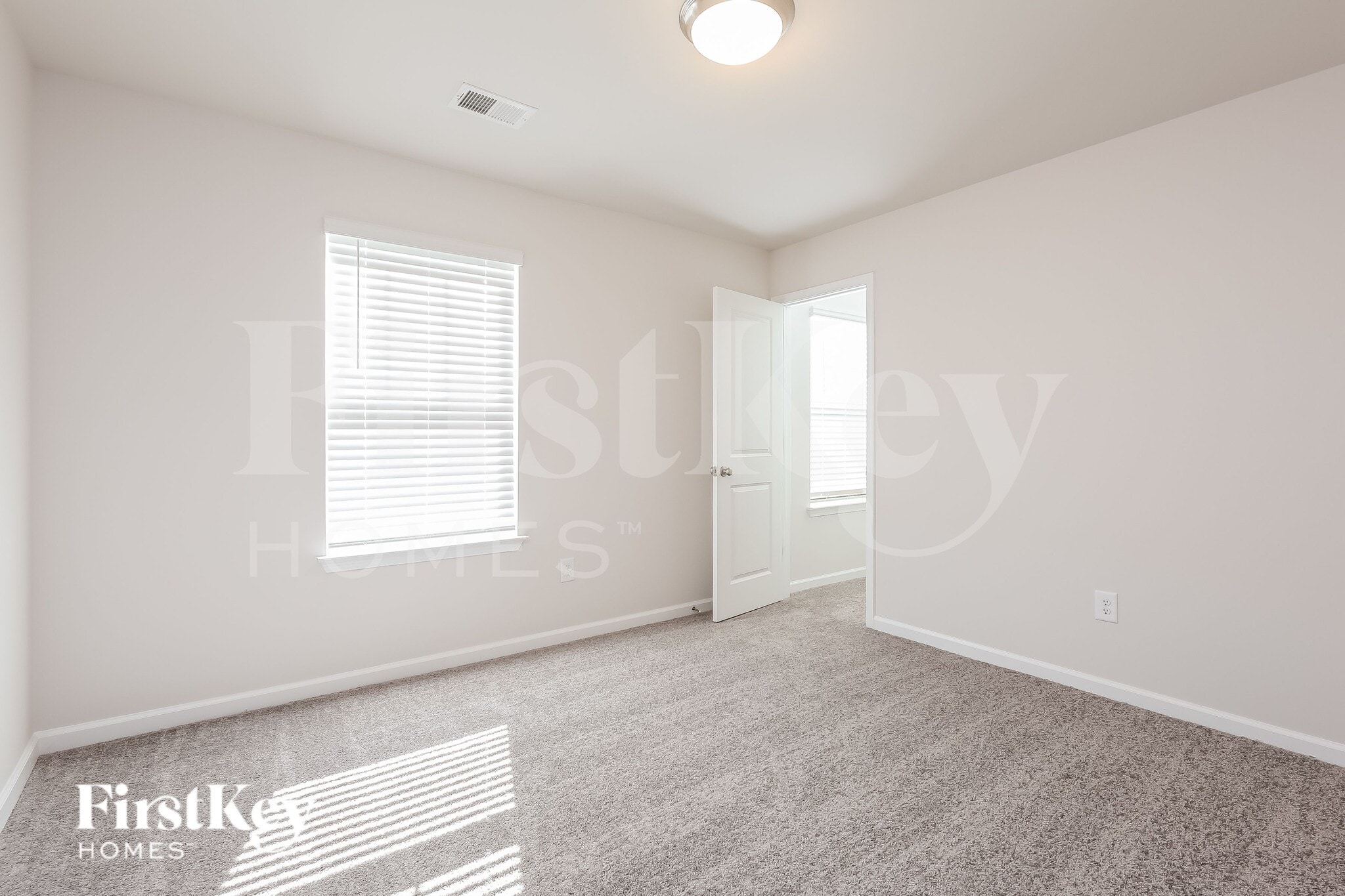 Building Photo - 1104 Mission Hill Ln