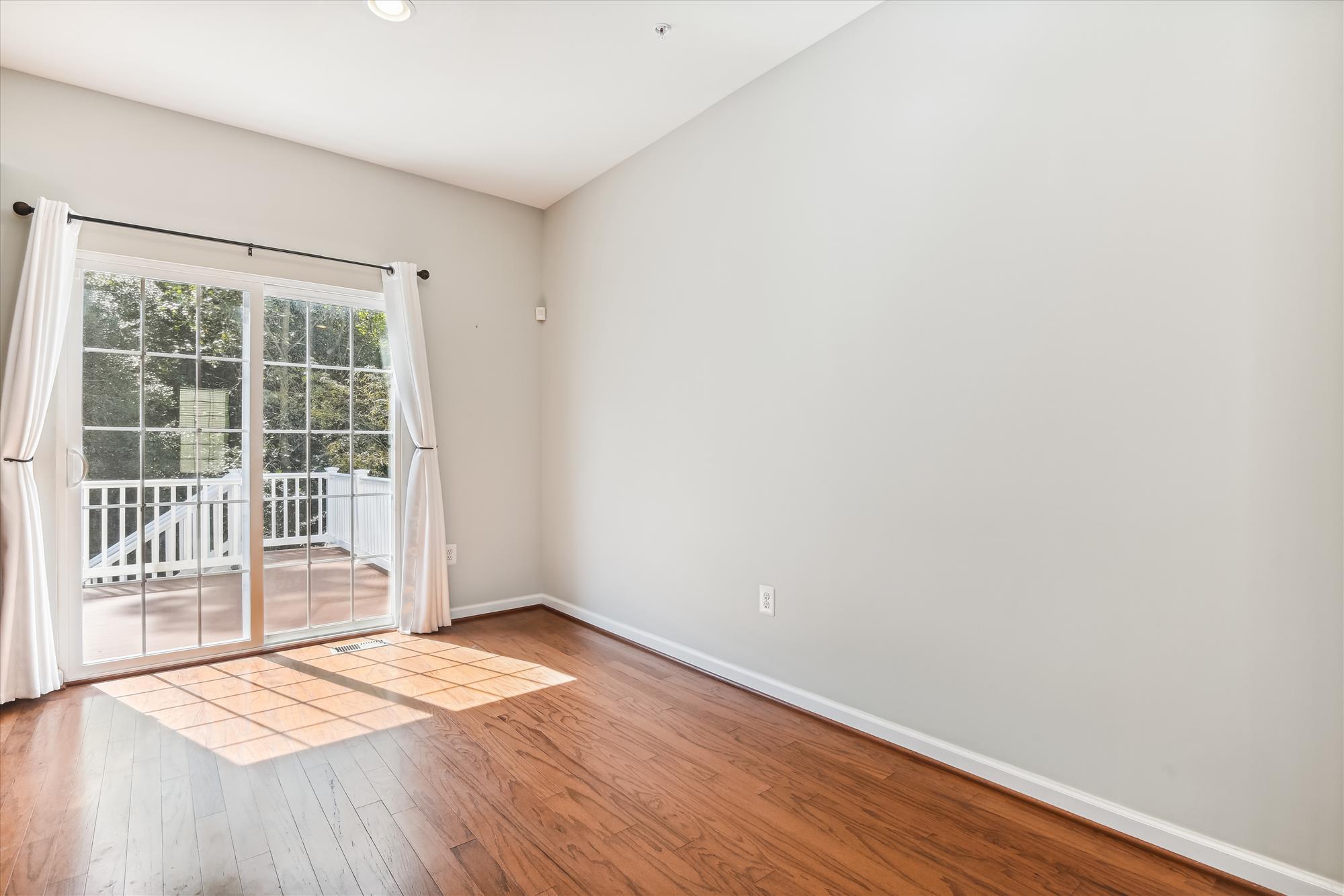 Dining Area - 503 Kinglets Roost Ln