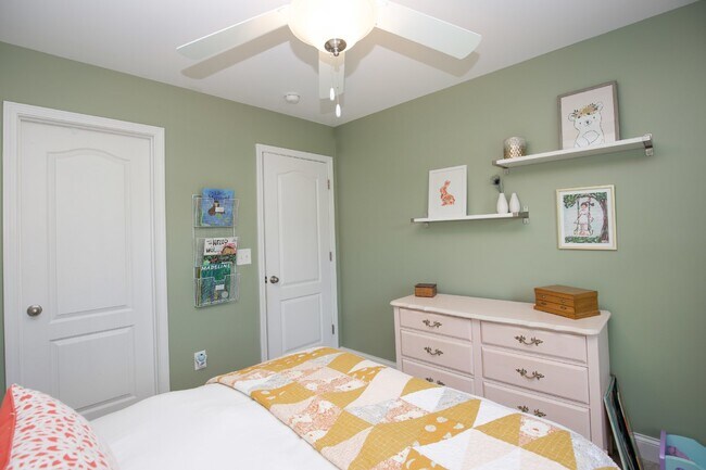 Building Photo - Spacious 5-Bedroom Home with 3 Full Bathrooms in Carthage, NC - Perfect for Your Family!