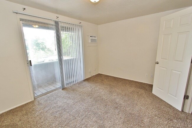 Building Photo - 733 N 28th St