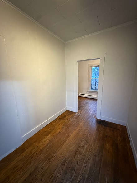 Living Room / Flex Space - 13 Church St