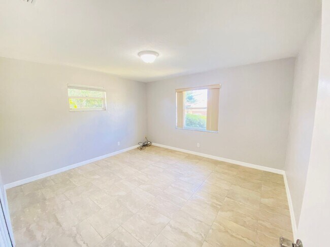 Building Photo - Beautiful 3 Bedroom House in Quiet Ormond Beach Neighborhood