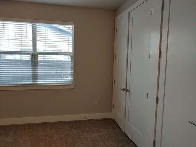 Building Photo - Beautiful Low Maintenance Home in Gated Community
