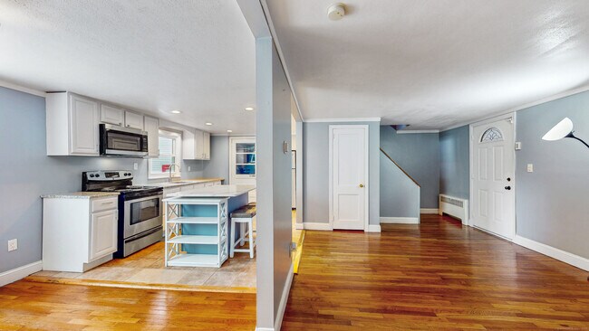 Building Photo - 72 Woodycrest Dr