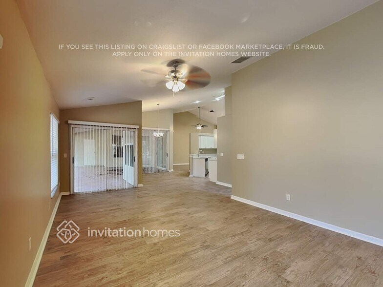 Building Photo - 1688 Sweetwater W Cir