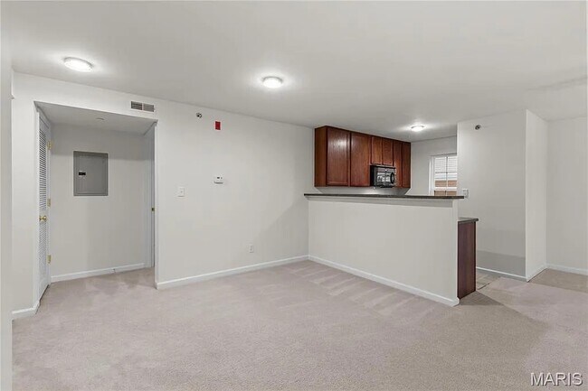 Building Photo - 10200 Spring Creek Ln