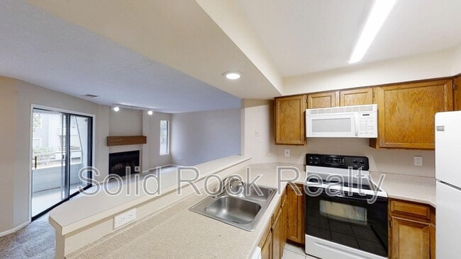 Building Photo - 3628 Iguana Dr