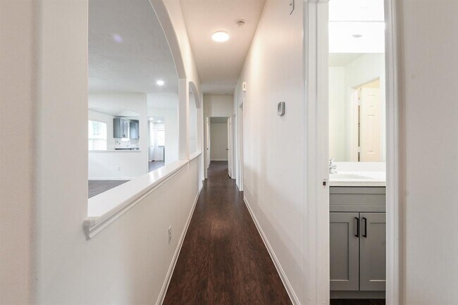 Building Photo - 6226 El Granate Dr