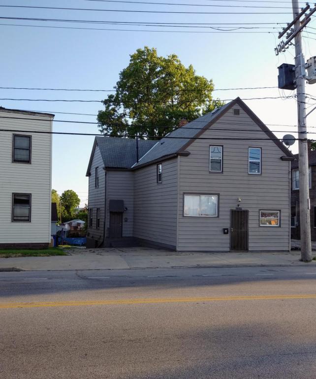 Building Photo - 6909 Denison Ave