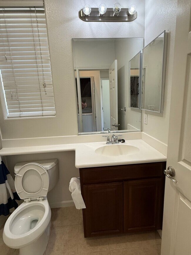 Building Photo - $4,600 / Beautiful 3BR + Bonus Room / 2.5BA Single-Family Home in Warm Springs, Fremont