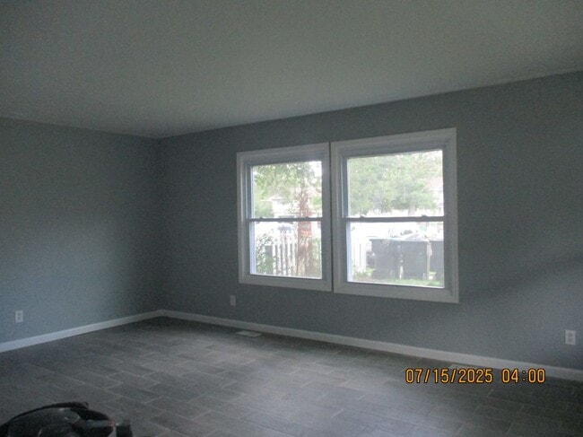 Building Photo - 25 Medford Ct