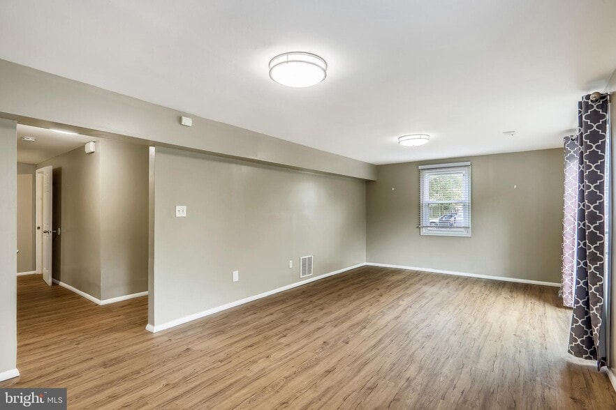 Building Photo - 81 Watkins Park Dr
