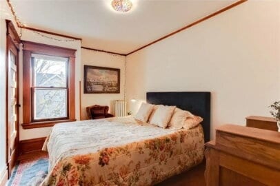 Building Photo - 980 6th St E