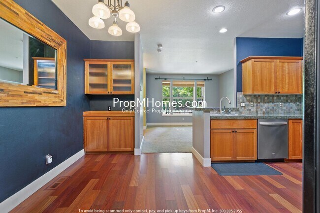 Building Photo - Cozy Two Bedroom Townhome in the Heart of ...