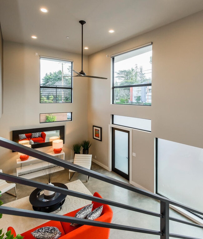 Building Photo - 668 N El Camino Real