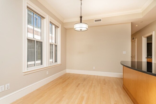 Building Photo - 70 E Brookline St