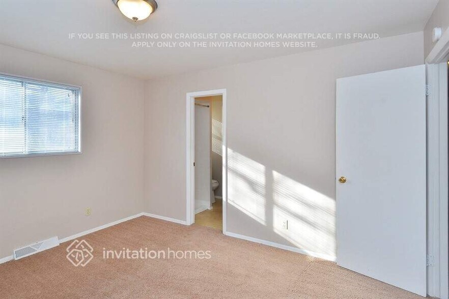 Building Photo - 13630 E Dakota Pl