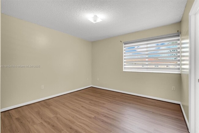 Building Photo - 6263 SW 139th Ave