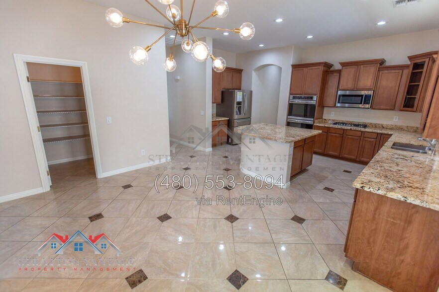 Building Photo - 7401 N 85th Ln
