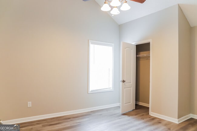 Building Photo - 4976 Wolfcreek View