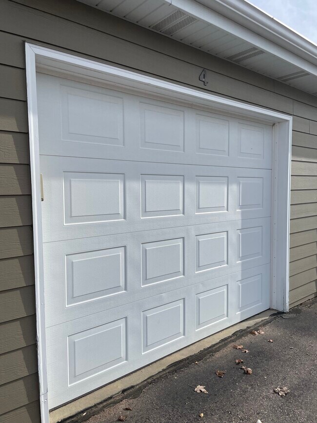 Building Photo - 7103 W 56th St