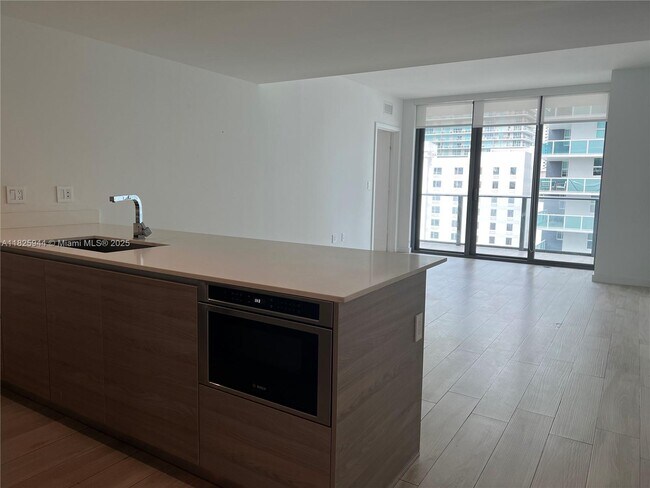 Building Photo - 1300 S Miami Ave