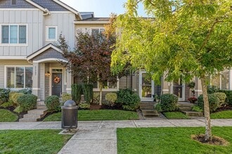 Building Photo - Lovely 3 Bedroom 2.5 Bath Sherwood Townhom...