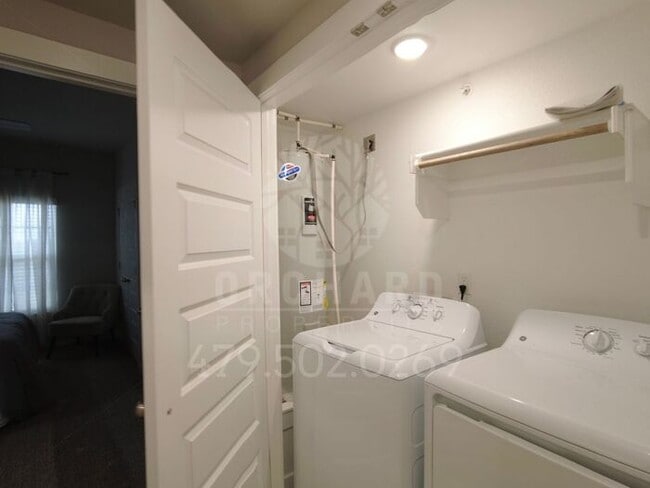 Building Photo - 2/2 Flat | New Apartments in Siloam Springs!