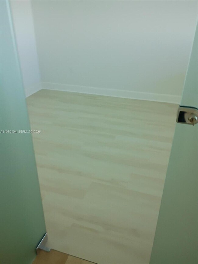 Building Photo - 15051 Royal Oaks Ln