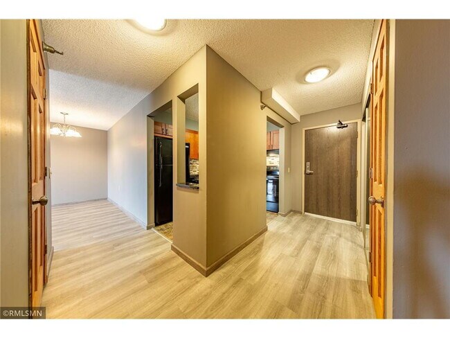 Primary Photo - Modern Downtown St. Paul Condo with Top-Ti...