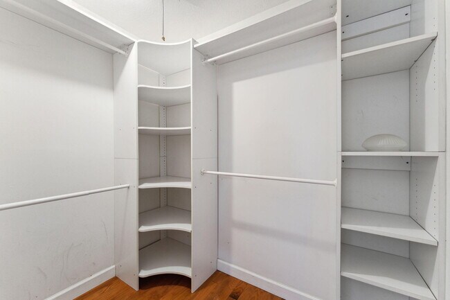 Building Photo - 4194 Honeysuckle Ave