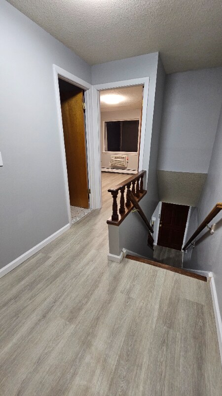 Building Photo - 266 High Path Rd