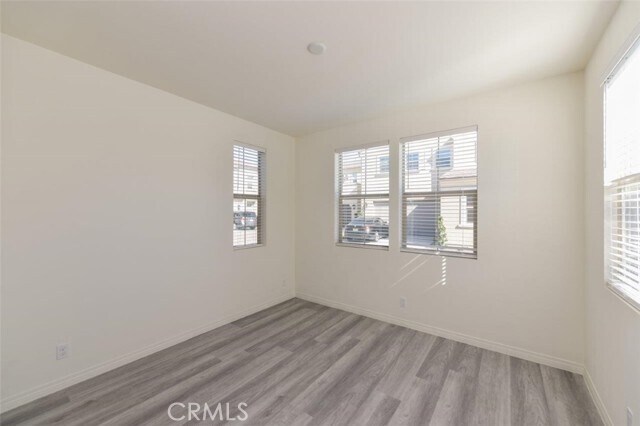 Building Photo - 117 Halo