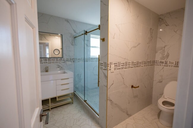 Building Photo - 7916 McVicker Ave