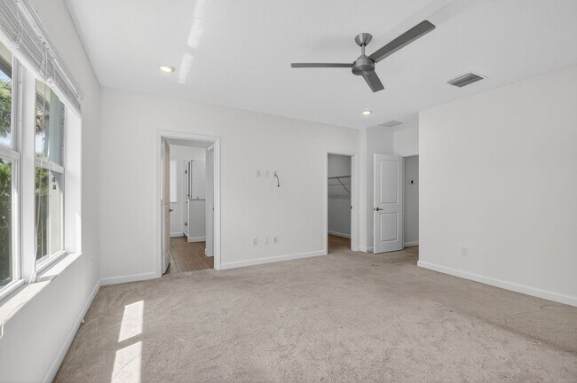 Building Photo - 4280 Buttonwood Dr