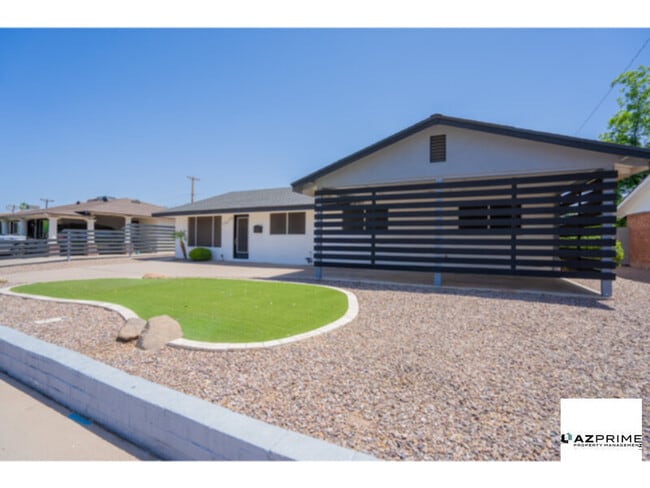 Building Photo - Modern 4/2 Scottsdale Home - Pool &amp; Putting Green!