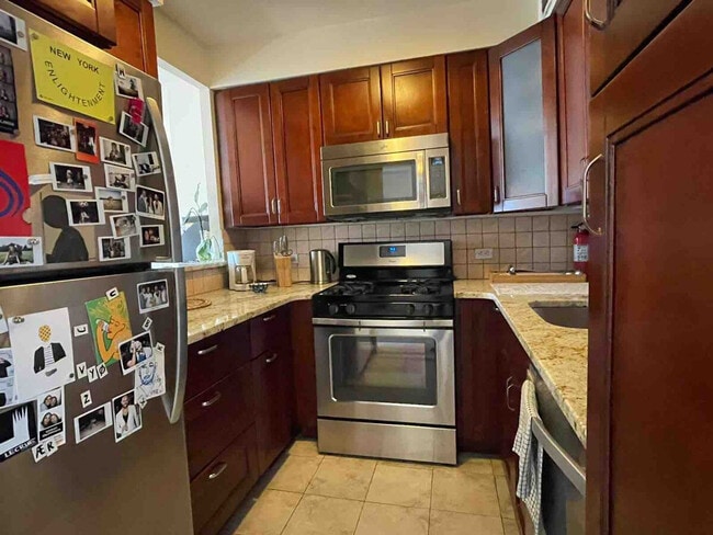 Building Photo - 330 E 38th St