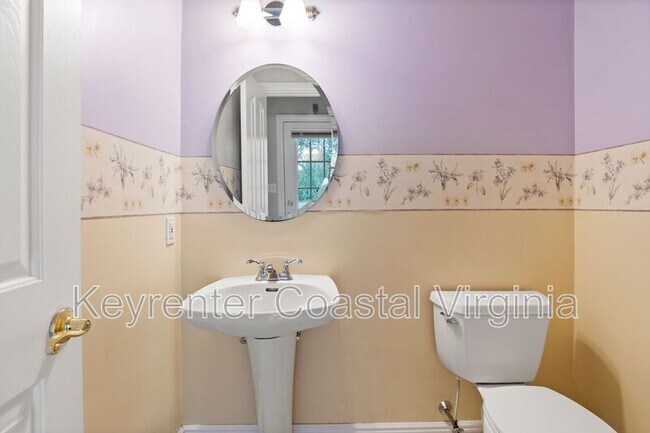 Building Photo - 15470 Turner Dr