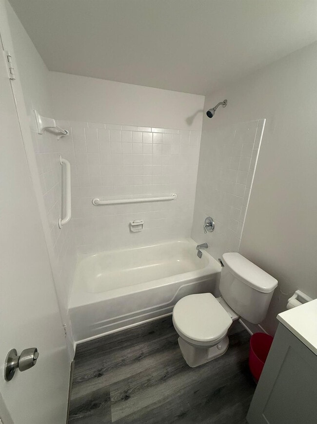 Building Photo - 7355 NW 5th Pl