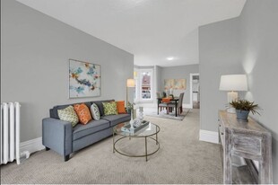 Building Photo - 1055 7th St W